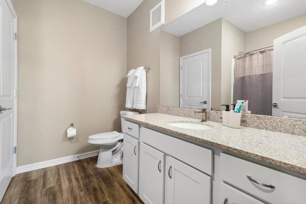 Elegant 2 Bedroom/2 Bath Condo With All Amenities Мельбурн Екстер'єр фото
