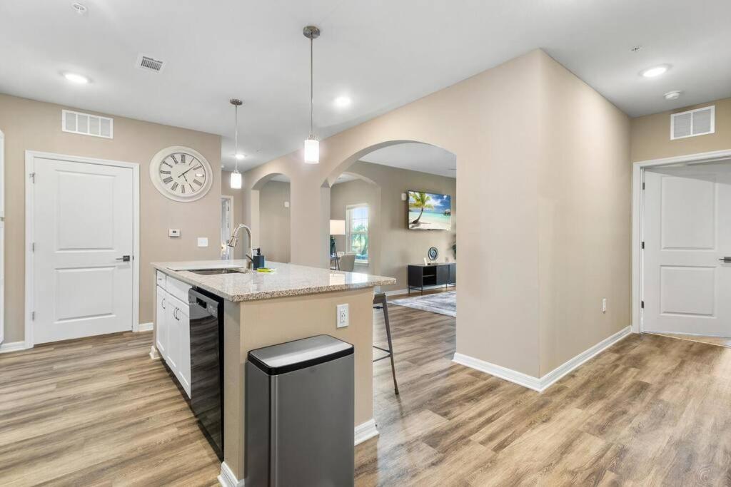 Elegant 2 Bedroom/2 Bath Condo With All Amenities Мельбурн Екстер'єр фото