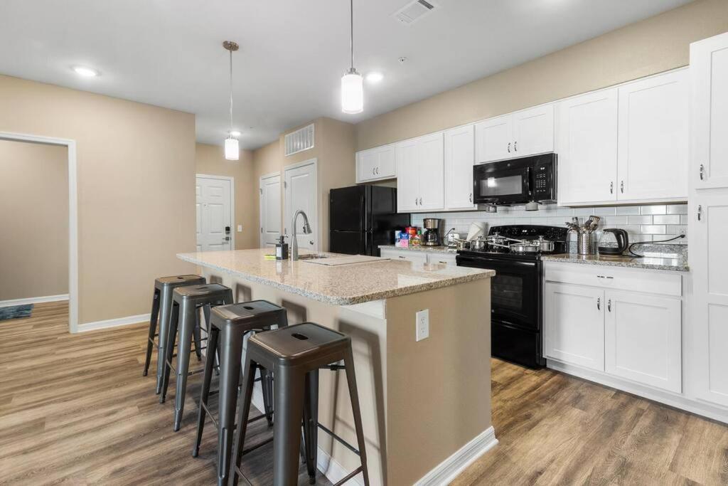 Elegant 2 Bedroom/2 Bath Condo With All Amenities Мельбурн Екстер'єр фото